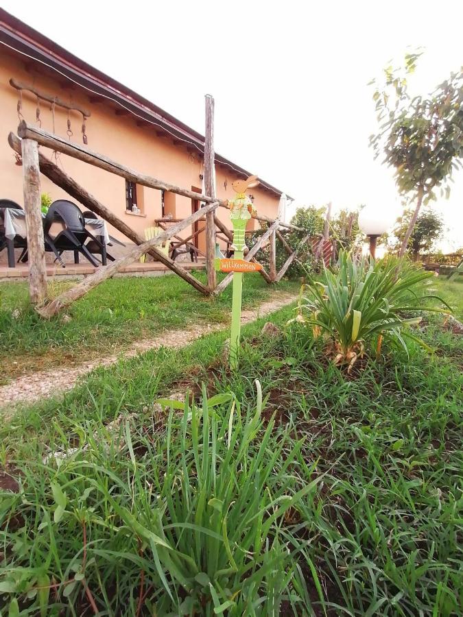 Casale Cavatella Bed and Breakfast Sermoneta Exteriör bild