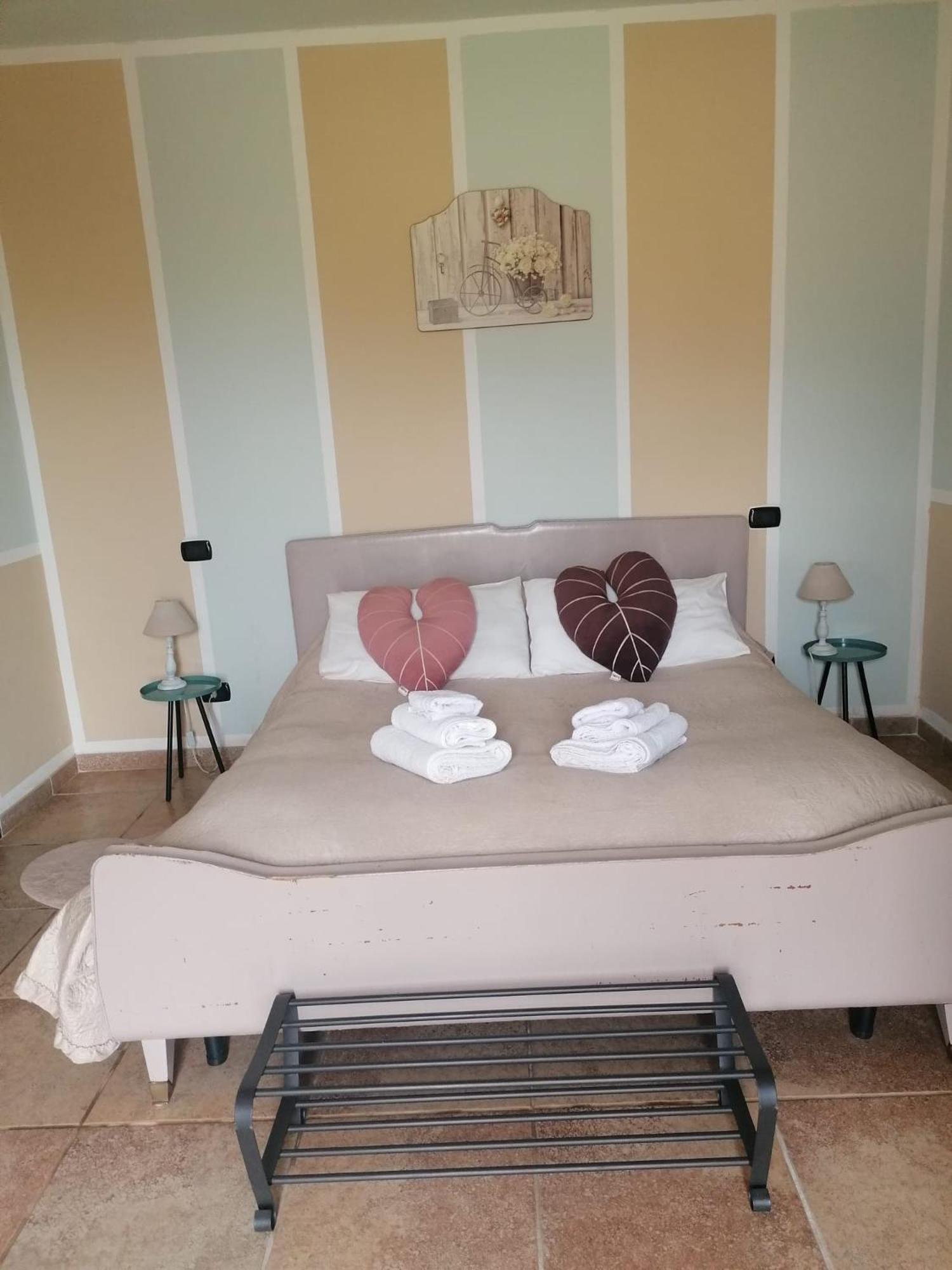 Casale Cavatella Bed and Breakfast Sermoneta Exteriör bild